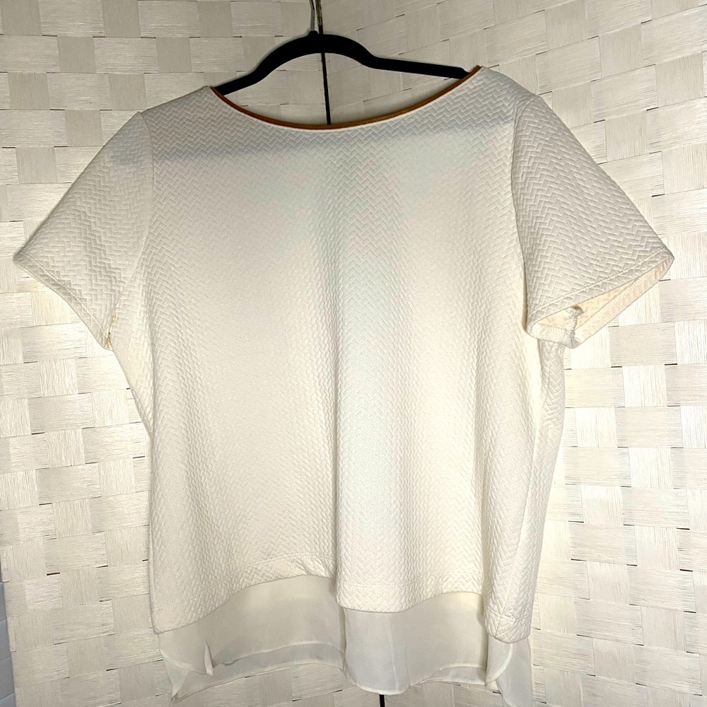 White House Black Market Eggshell Top Size XL